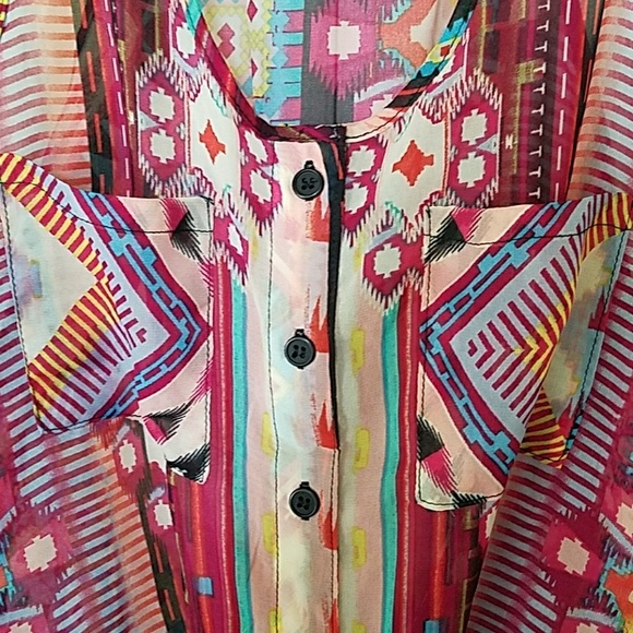 Very pretty print top from Wet Seal, size Medium. - Picture 2 of 5